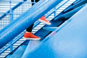 Beckenbodentraining Symbolbild. Foto: Lindsay Henwood/Unsplash